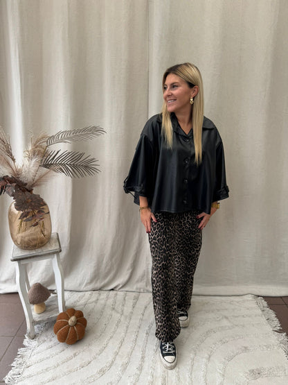 Leather trenchcoat black