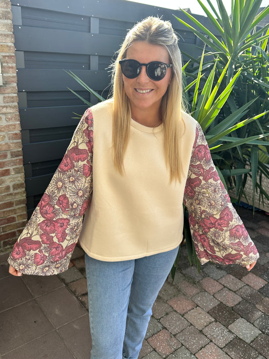 Flora beige sweater